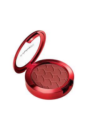 lovestruck luck powder blush, enriched with vitamin e and dermatologically tested - power to you