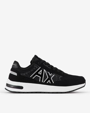 low-top lace-up sneakers with contrasting logo