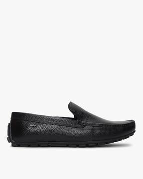 low-top slip-on shoes