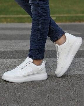 low-top lace-up casual shoes
