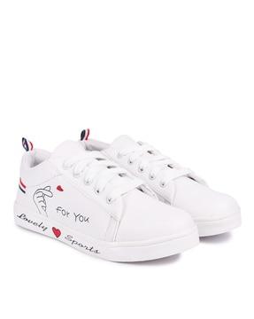 low-top lace-up casual shoes