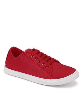 low-top lace-up casual shoes