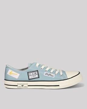 low-top lace-up casual sneakers