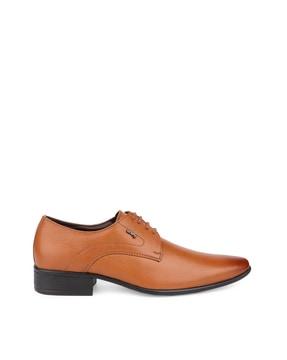 low-top lace-up derby shoes