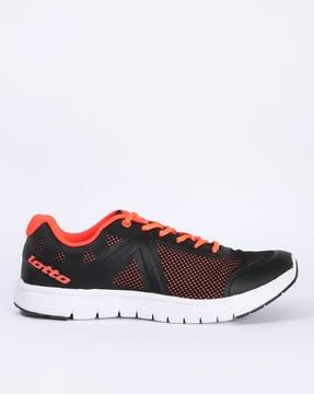 low-top lace-up running shoes