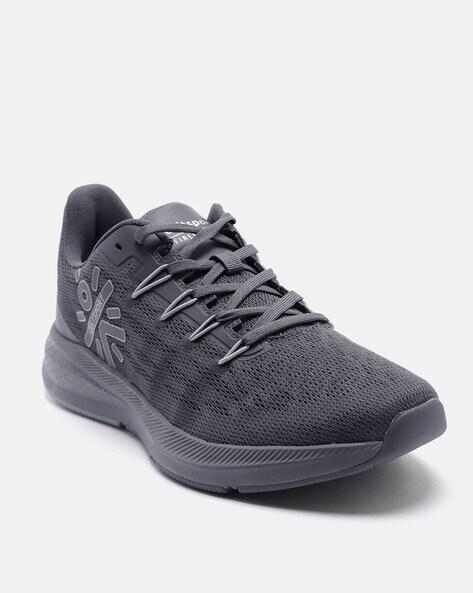 low-top lace-up running shoes