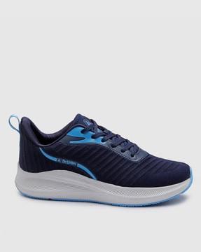 low-top lace-up running shoes