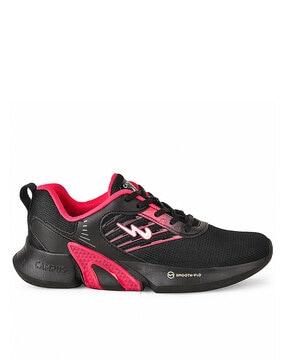 low-top lace-up running shoes