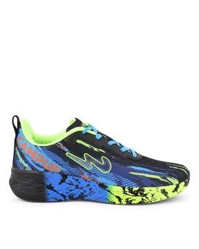 low-top lace-up running shoes