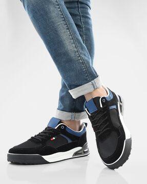 low-top lace-up shoes