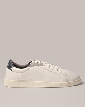 low-top lace-up sneakers