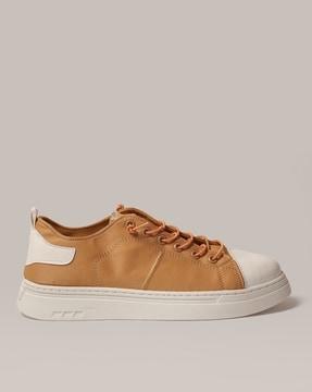 low-top lace-up sneakers