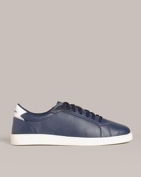 low-top lace-up sneakers