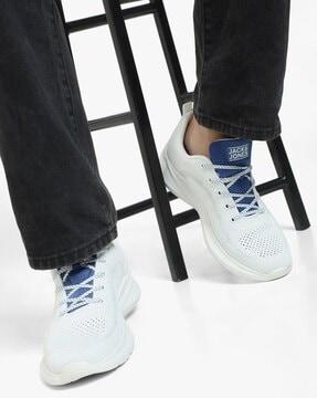 low-top lace-up sneakers