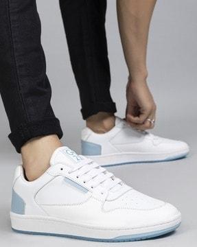 low-top lace-up sneakers