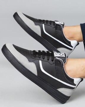 low-top lace-up sneakers