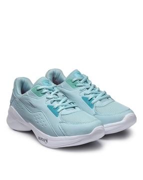 low-top lace-up sports shoes