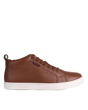 low-top round-toe lace-up sneakers