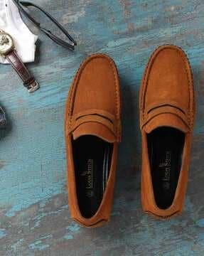 low-top round-toe slip-on loafers