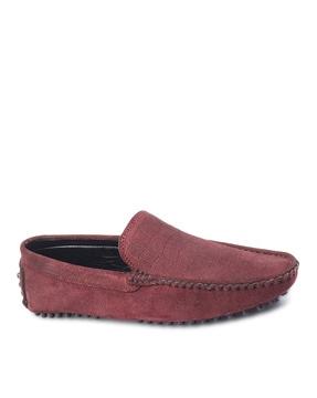 low-top round-toe slip-on loafers