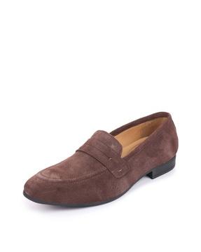 low-top slip-on loafers