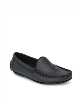 low-top slip-on loafers