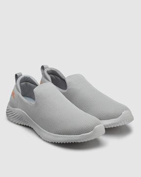 low-top slip-on running shoes