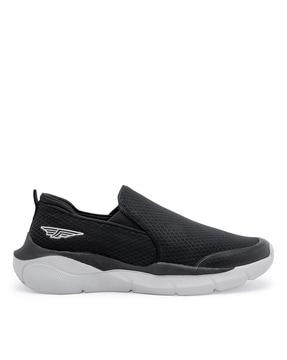 low-top slip-on sports shoes