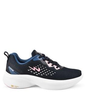 low-top slip-on sports shoes