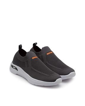 low-top sports shoes with slip-on styling
