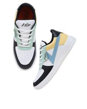 low-tops lace-up sneakers