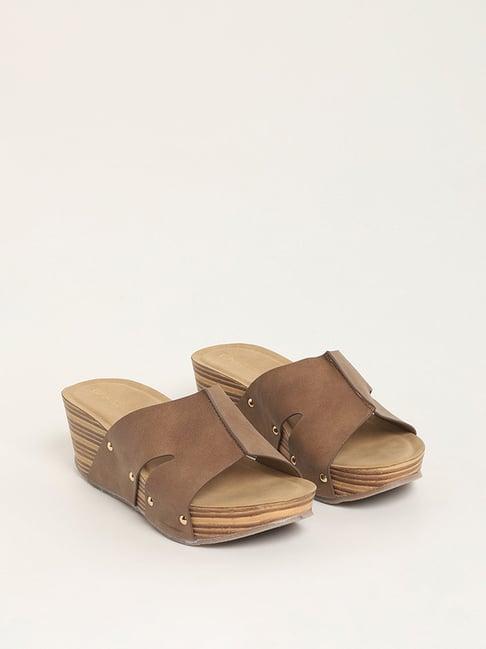 luna blu by westside brown broad band wedge sandals