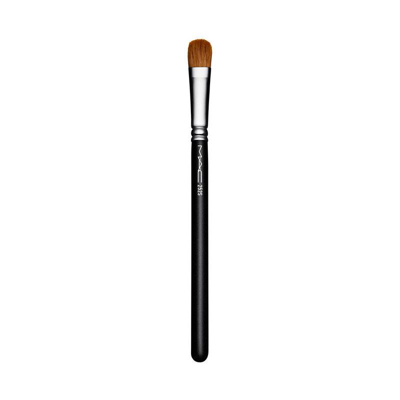 m.a.c large shader brush - 252s