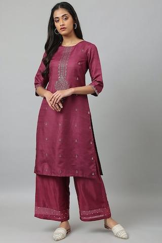 magenta embellished ethnic round neck 3/4th sleeves women straight fit kurta