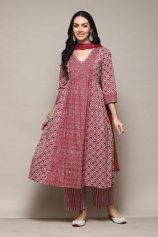 magenta print casual 3/4th sleeves v neck women gathered fit palazzo kurta dupatta set