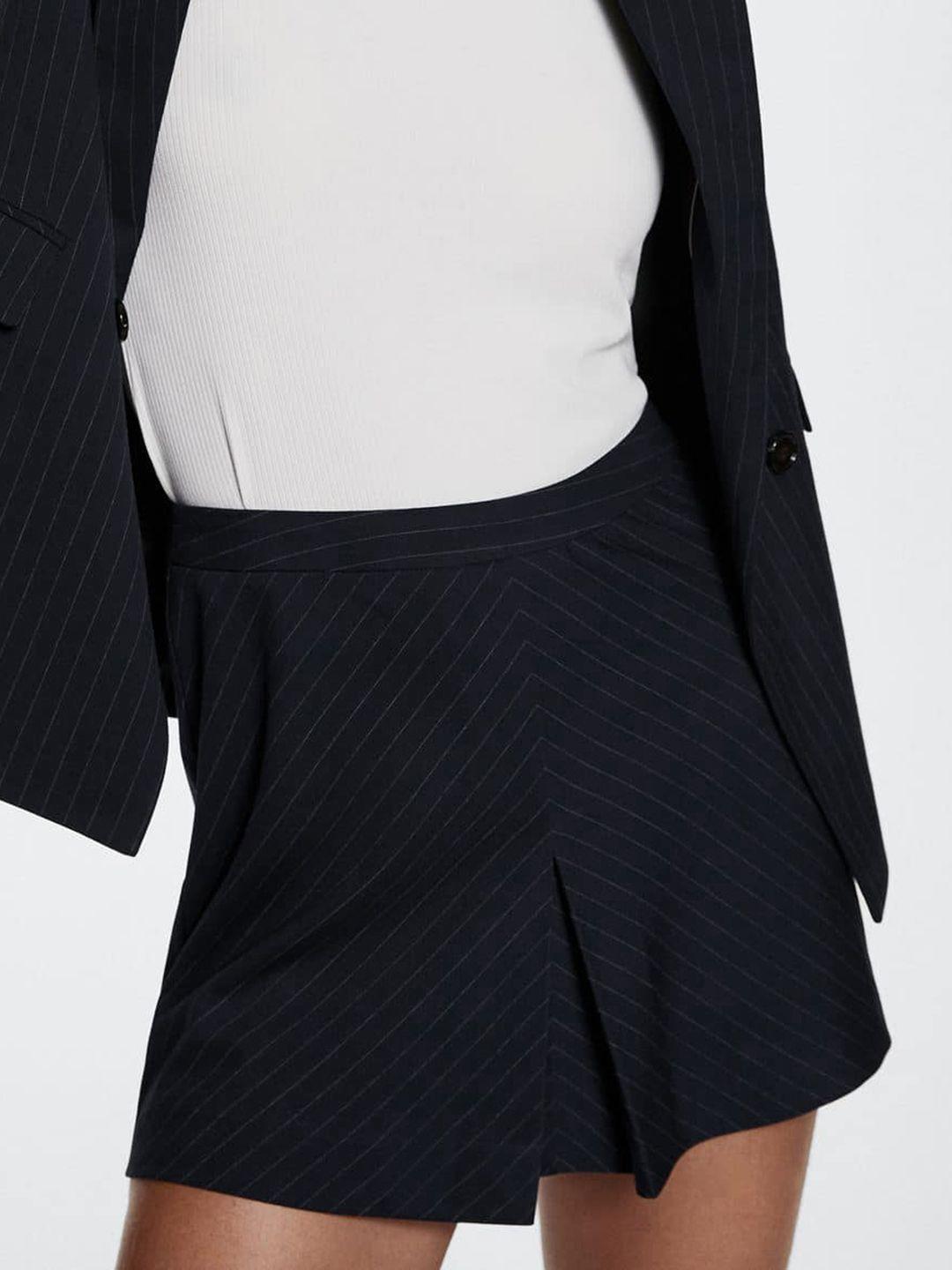mango women navy blue & white pinstripe a-line mini skirt
