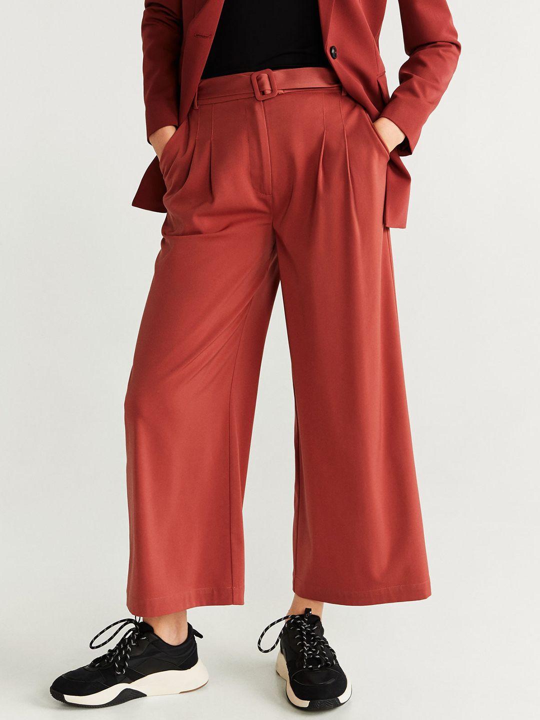 mango women rust red regular fit solid cropped parallel trousers