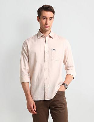 manhattan slim solid dobby shirt