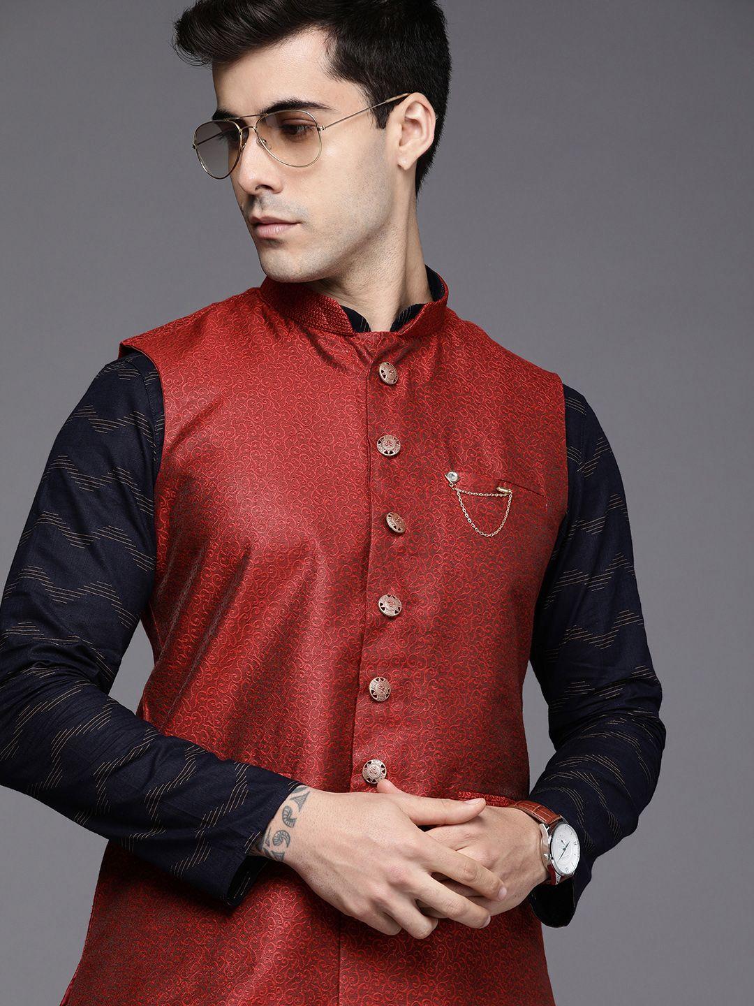 manyavar men maroon jacquard design nehru jacket