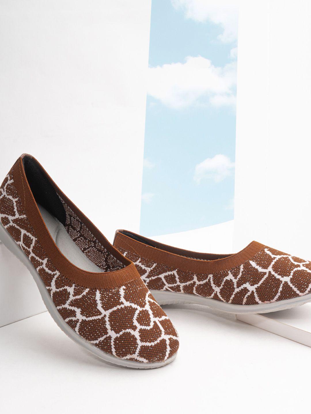 marc loire women coffee brown & white giraffe woven design ballerinas