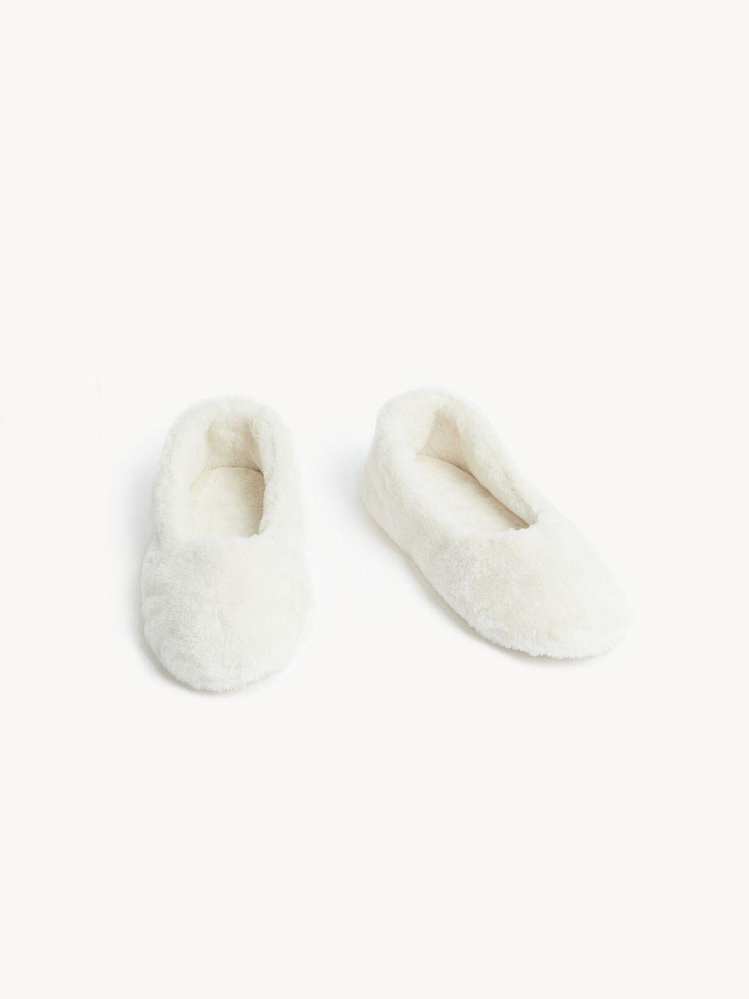 marks & spencer women self design fur room slippers