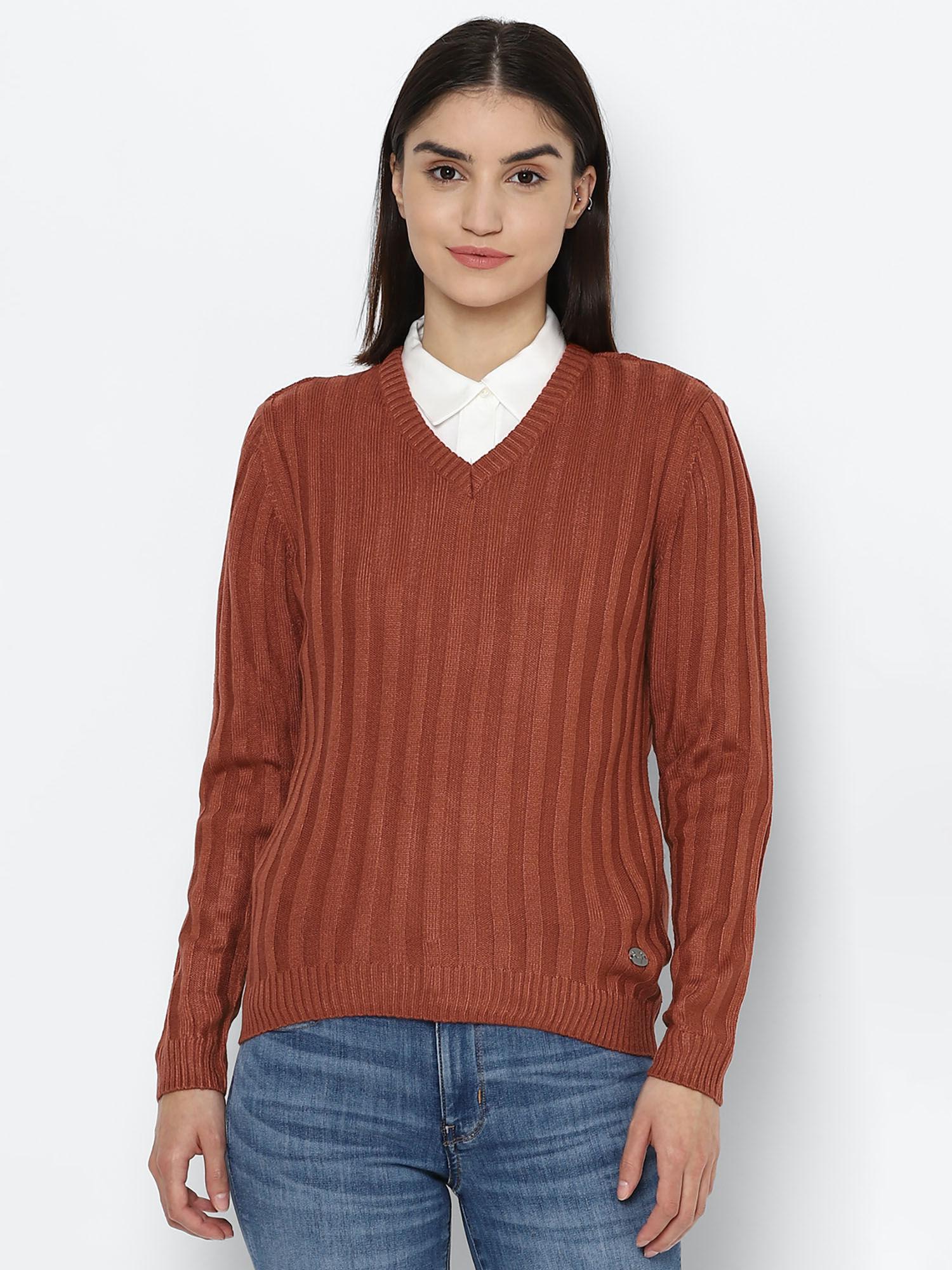 maroon sweater