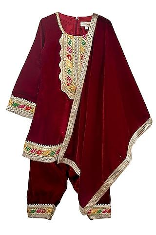 maroon velvet lace work kurta set for girls