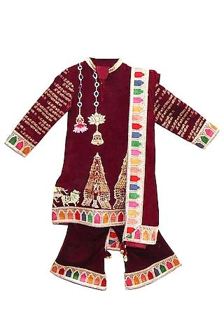 maroon-velvet-zari-embroidered-kurta-set-for-girls