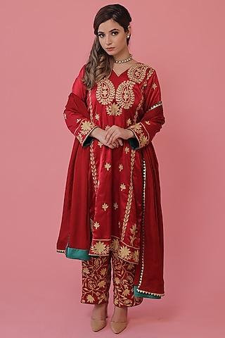 maroon aari embroidered kurta set