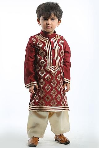 maroon chanderi patchwork kurta set for boys
