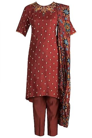 maroon embroidered & printed draped kurta set