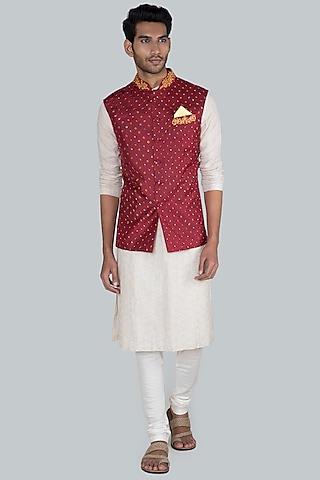 maroon embroidered bandhani bundi jacket