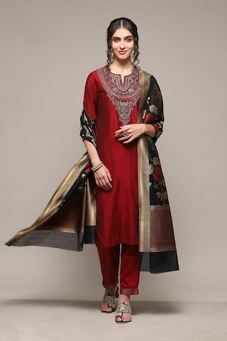 maroon embroidered ethnic 3/4th sleeves round neck women straight fit pant kurta dupatta set