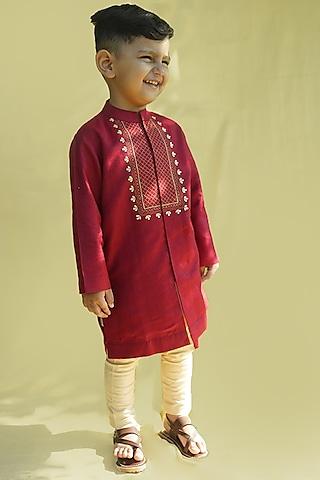 maroon embroidered kurta set for boys